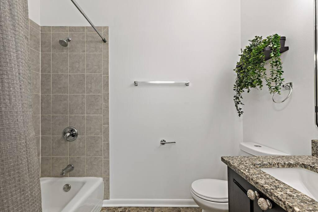 The Penthouse, Lux Stay Near Downtown, Uofc & Lake Chicago Exterior photo